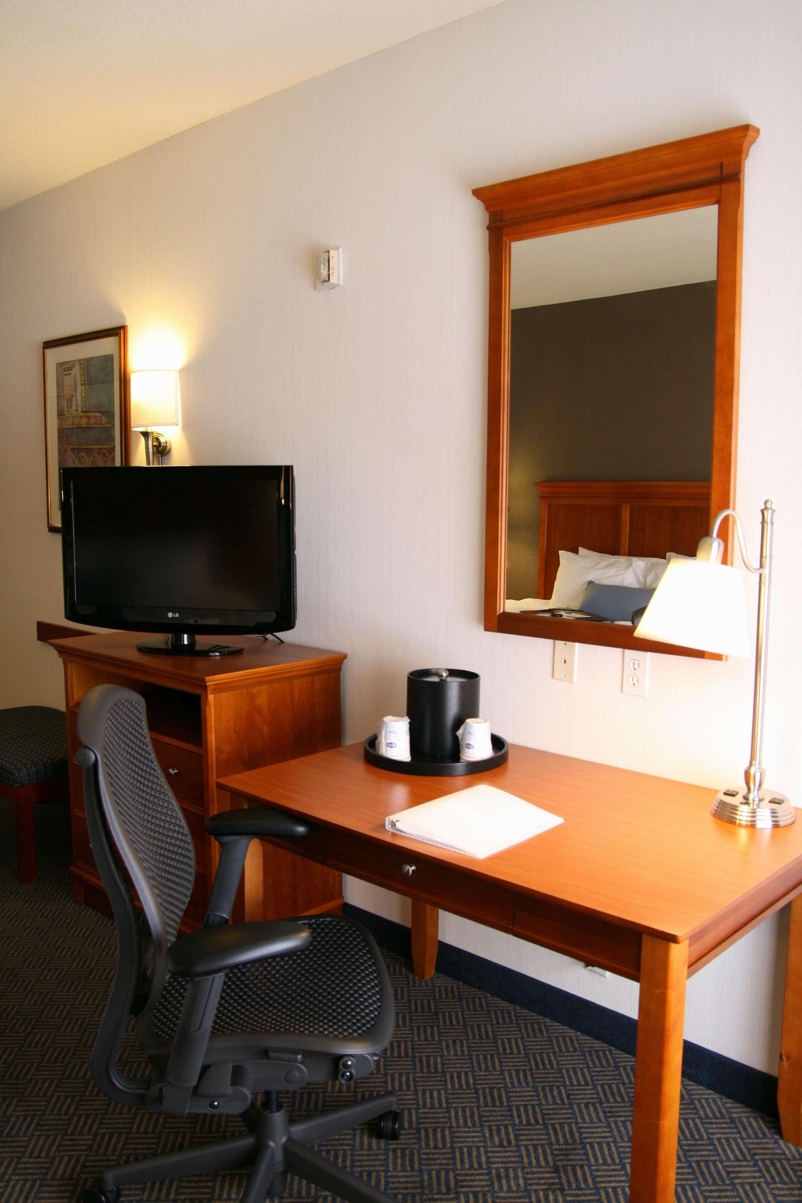 Hampton Inn San Marcos Habitación foto