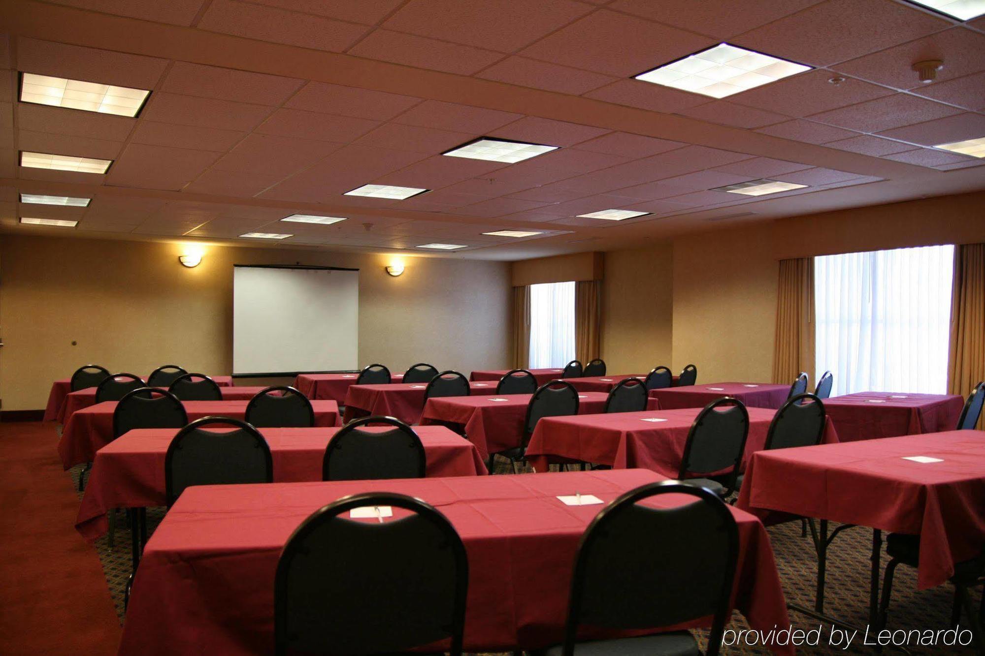 Hampton Inn San Marcos Facilidades foto